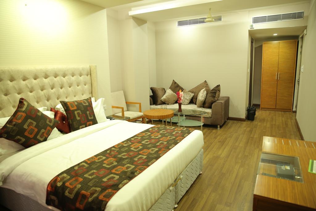 Hotel Sv Kashipur Zewnętrze zdjęcie